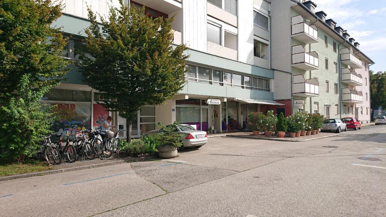 Wohnen Im Kolonialstil Inklusive Tiefgarage, Kontaktloser Check-In Klagenfurt am Woerthersee Bagian luar foto